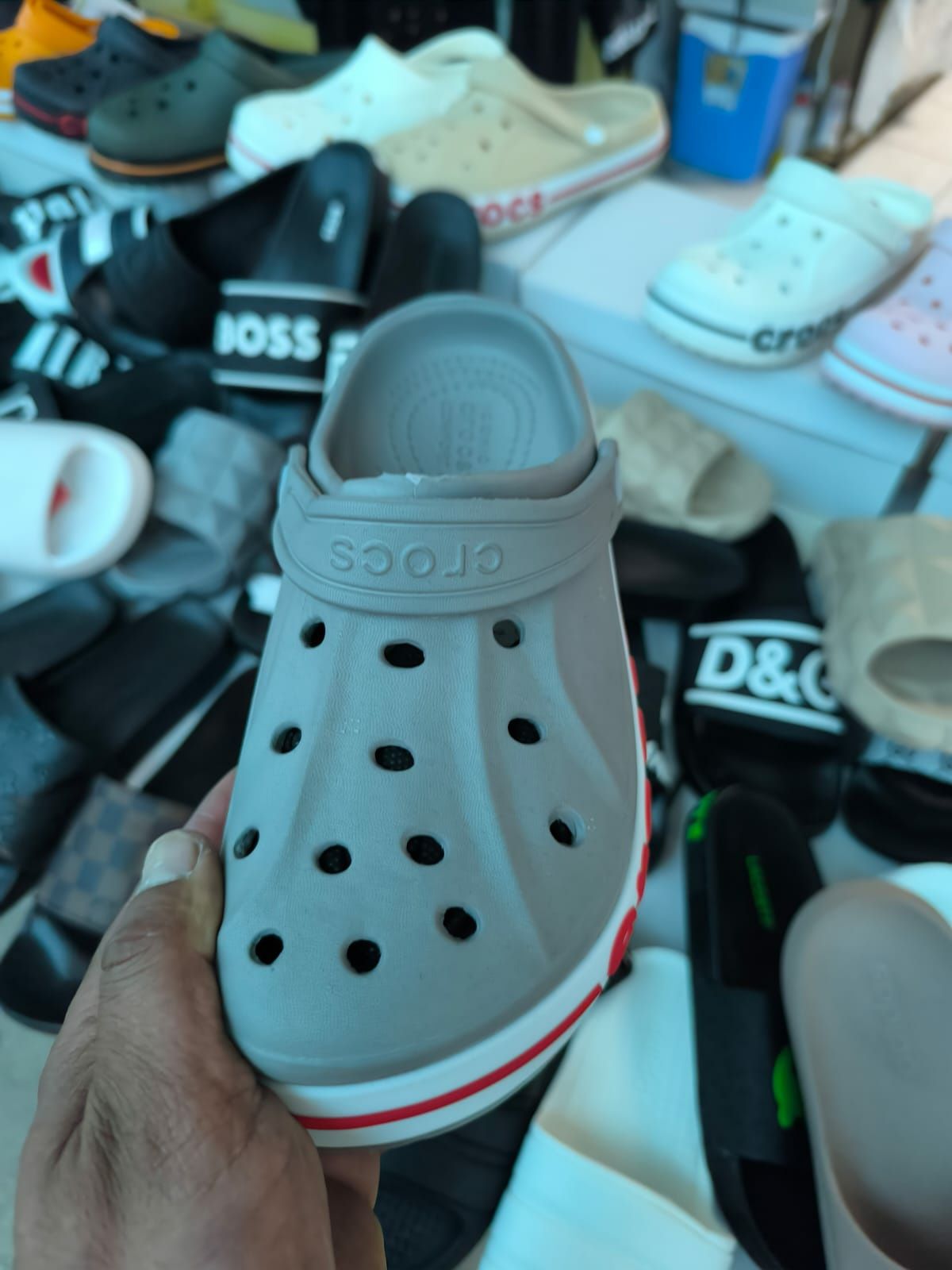 Crocs mai multe culori calitate superioara lichidare de stoc