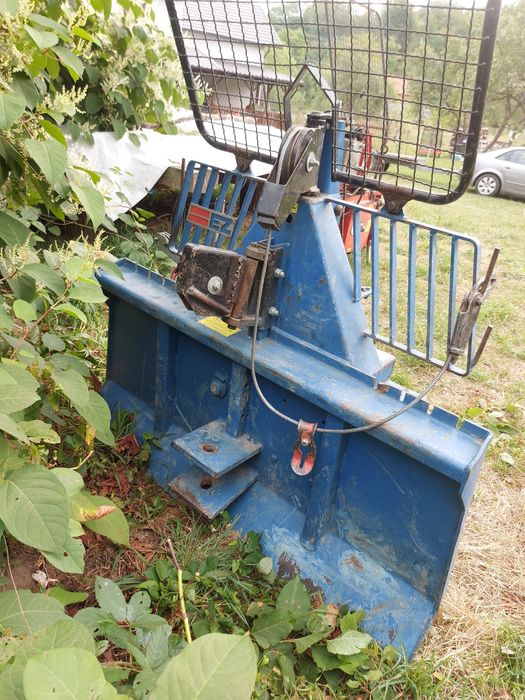Troliu forestier în tiranti TAJFUN de 5 tone cu reductor