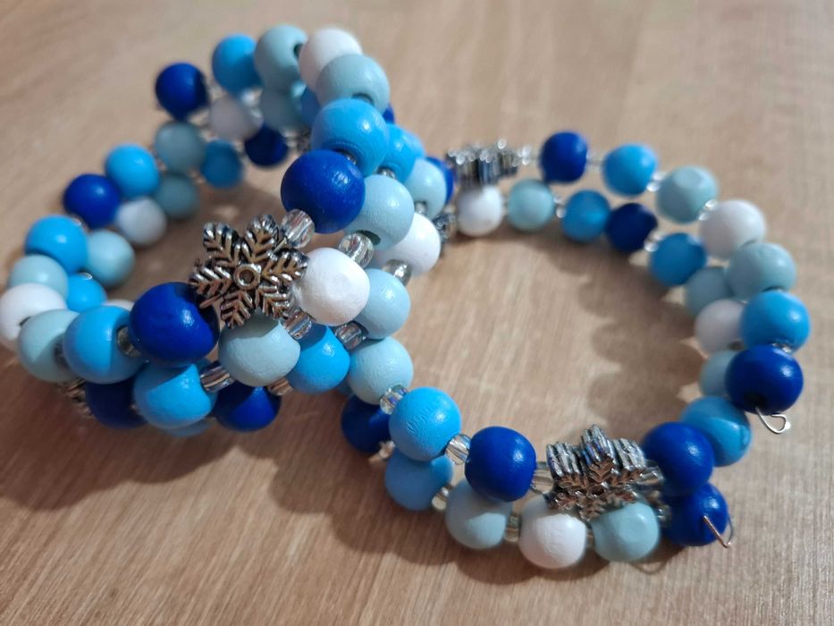 комплекти  гривни и колие  " Снежинки "