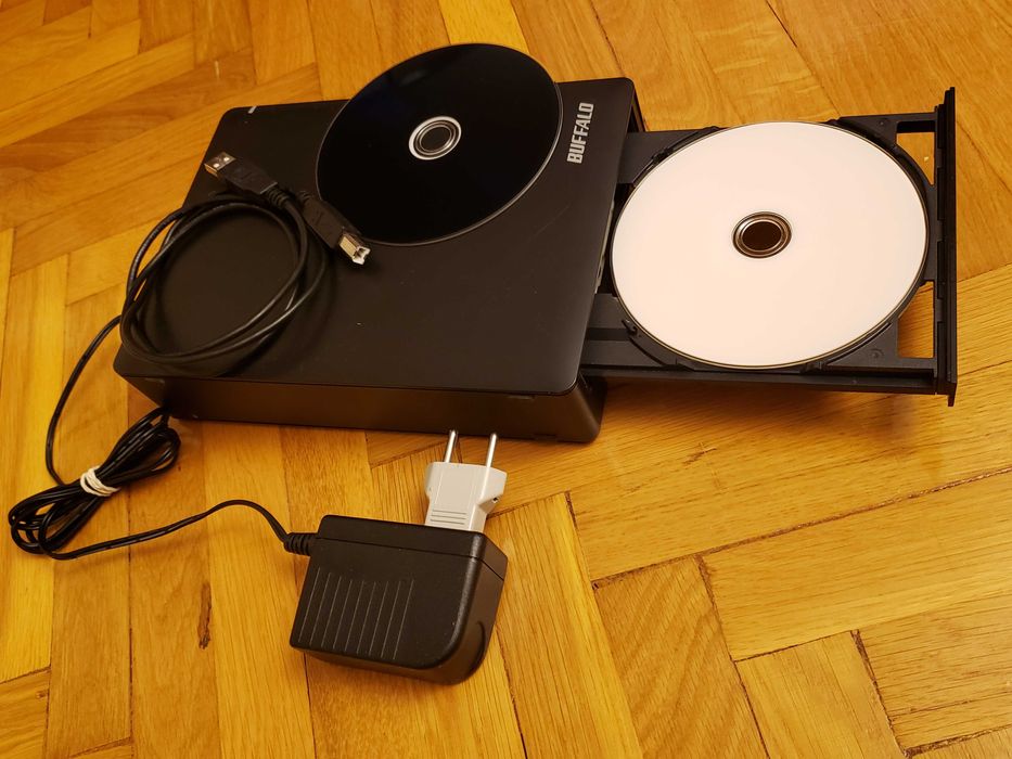 Buffalo BR-X816U2-unitatea externă de scriere Blu-ray , DVD și CD-uri.