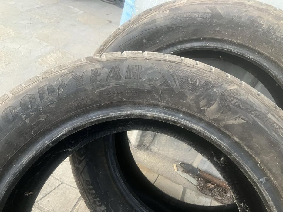 Goodyear 215/60 R17