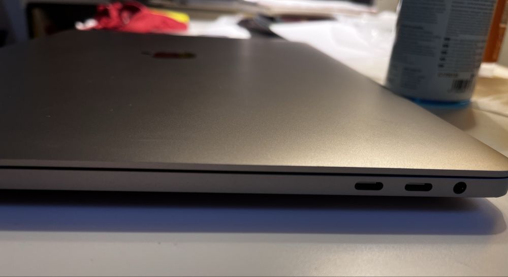 Macbook pro 16 i9 2.4 Ghz- 32GB - 512 SSD
