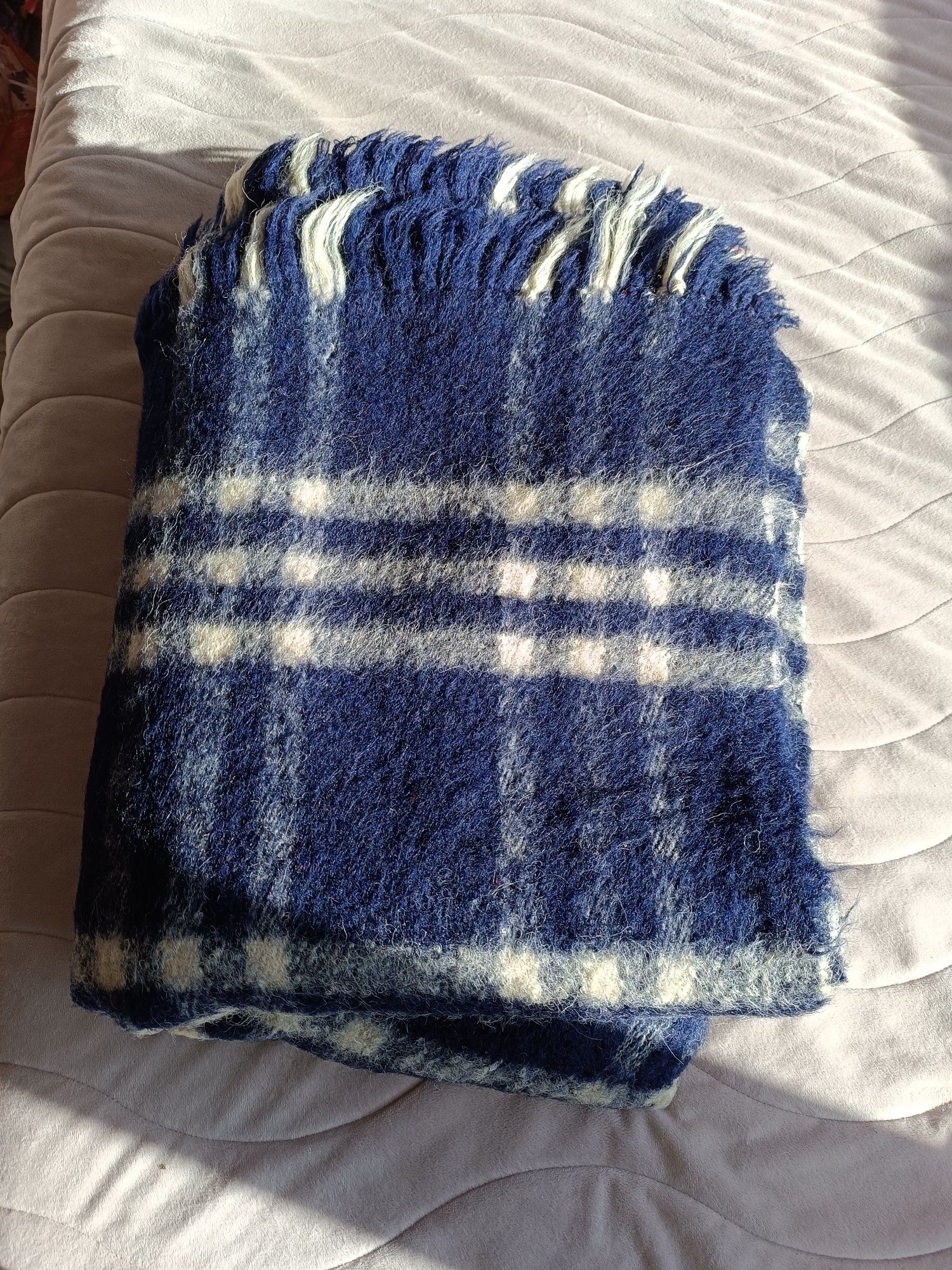 Родопско одеяло от вълна и меки одеяла