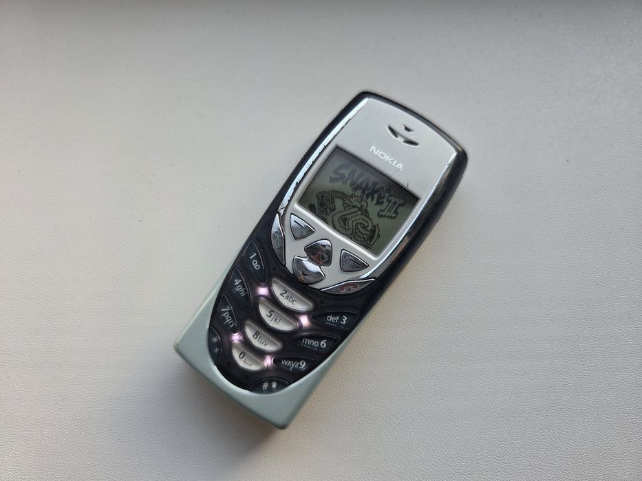Nokia 8310 - telefon de colectie