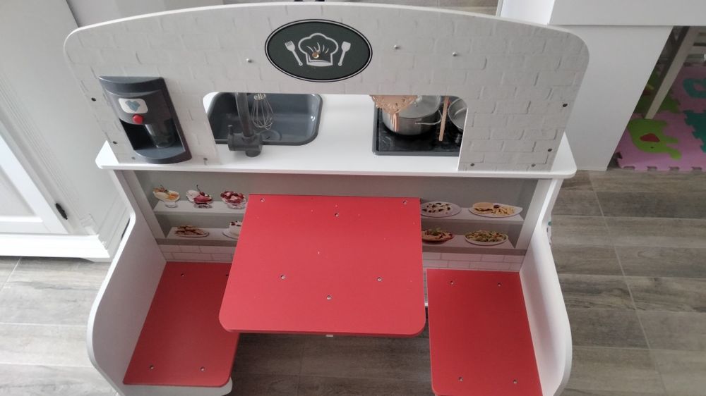 Vând bucătărie cu bar 2 in 1