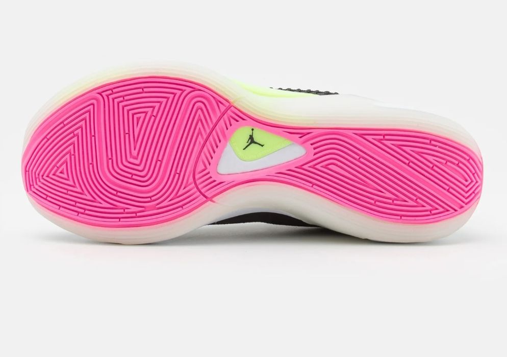 Оригинални нови маратонки Nike Jordan