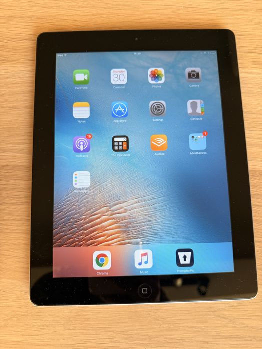 iPad 2 32gb ca nou. A avut folie pe el. Folosit ca prompter