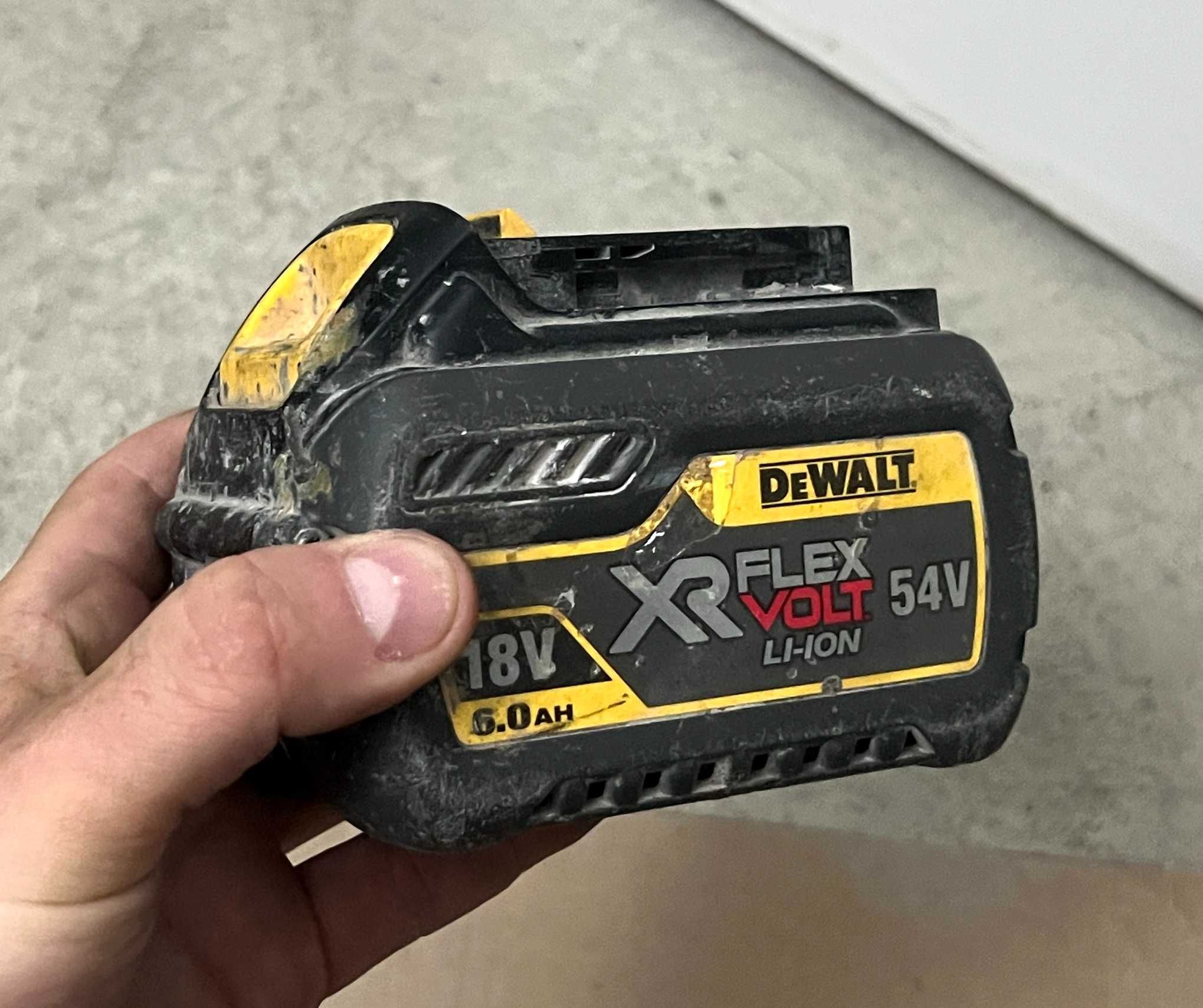 Baterie DEWALT XR FLEXVOLT 18V 6Ah 54V originala stare buna