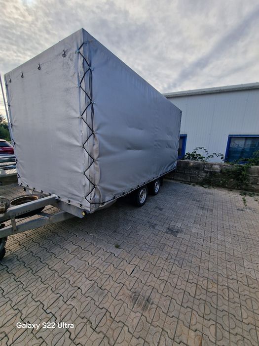 Remorcă 2700 kg cu prelată