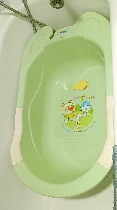 Срочна Срочна Срочна продаётца детиски1 ванничка импортний