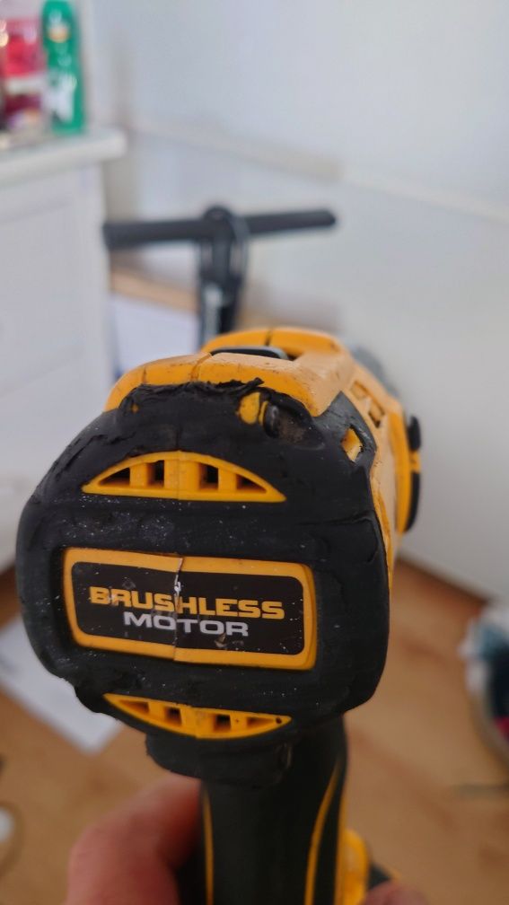 DeWalt combi drill 18v с 5 AH батерия