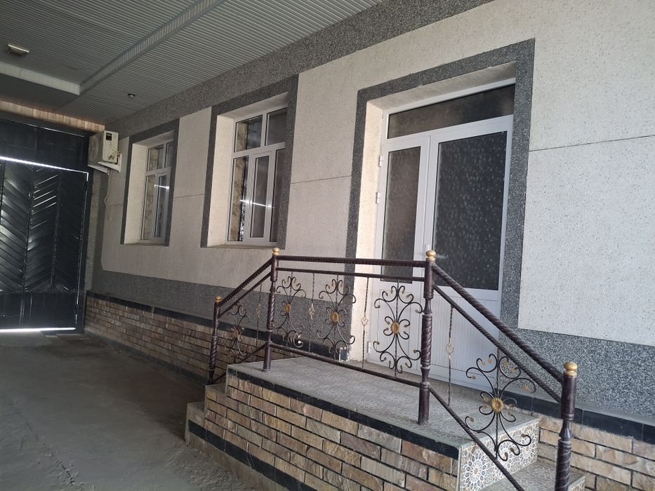 Нарпай центрда уй, ховли сотилади