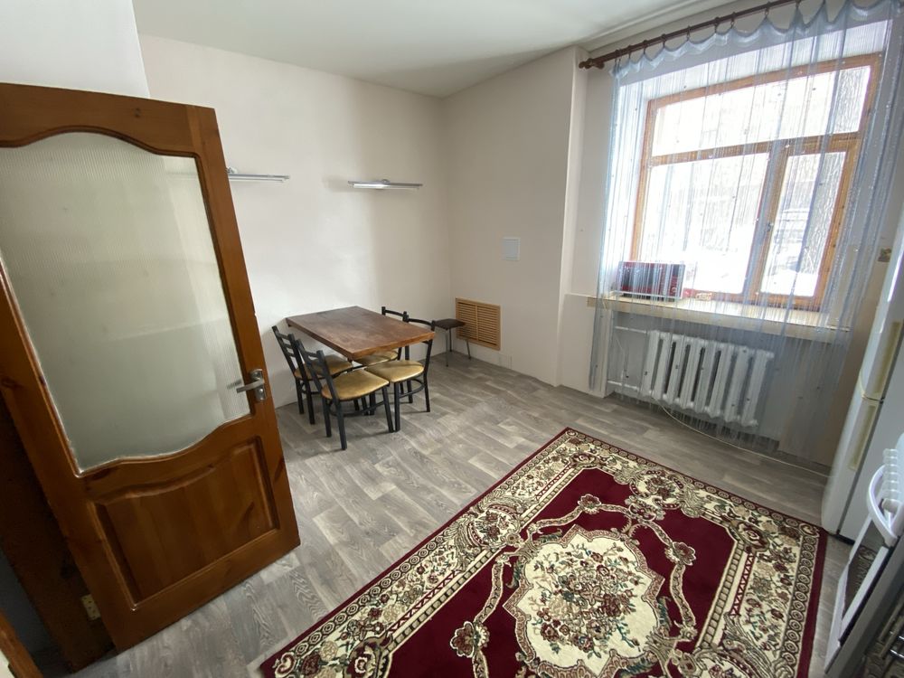Продам большую 3 комн старого типа 78 кв м по ул Саранской
