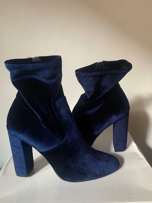 Vand ghete culoare albastra