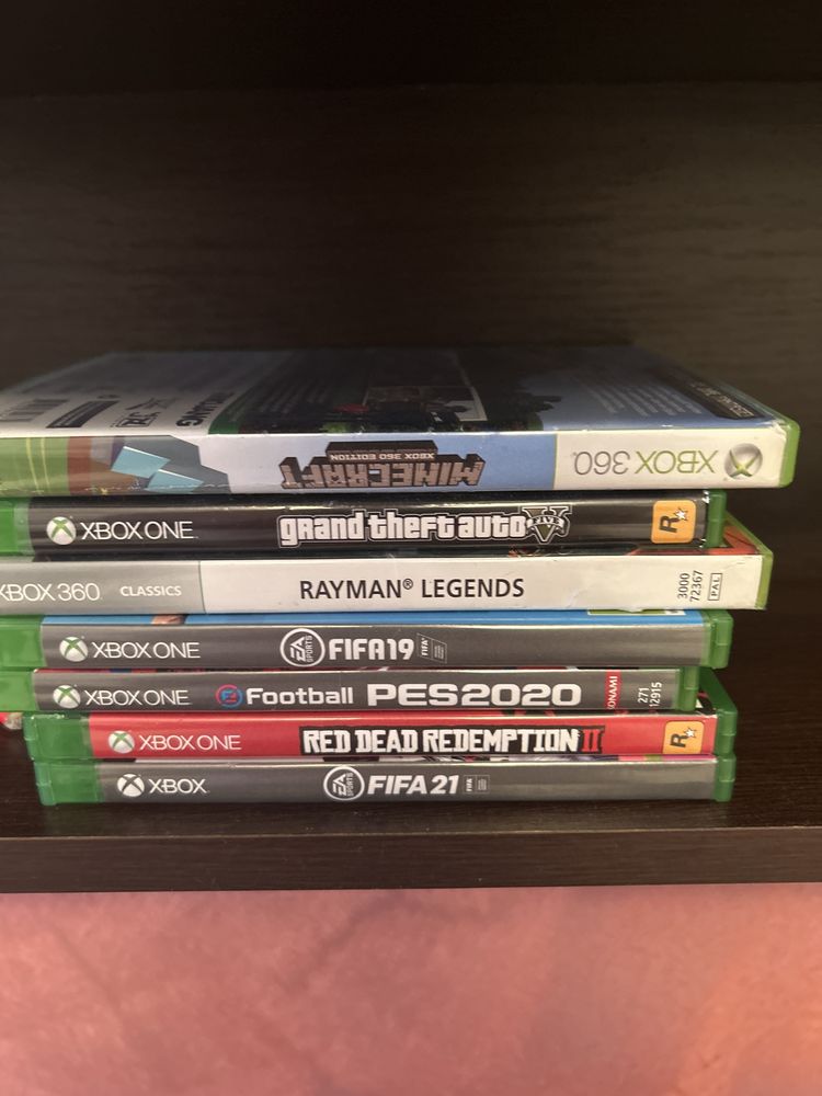 Xbox One S (500gb) +1 controler,6 jocuri fizice