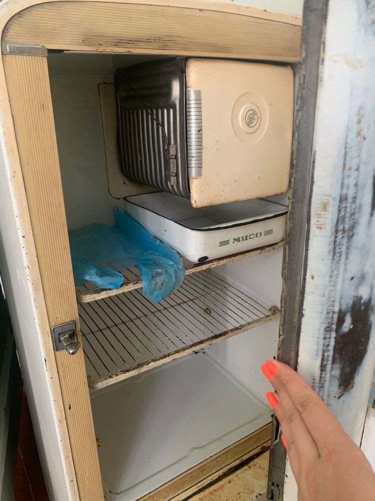 Холодильник Зил Москва в рабочем состоянии