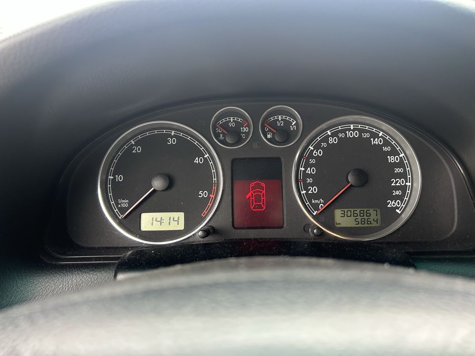 Passat b5.5 , motor 1.9 tdi, an 2003