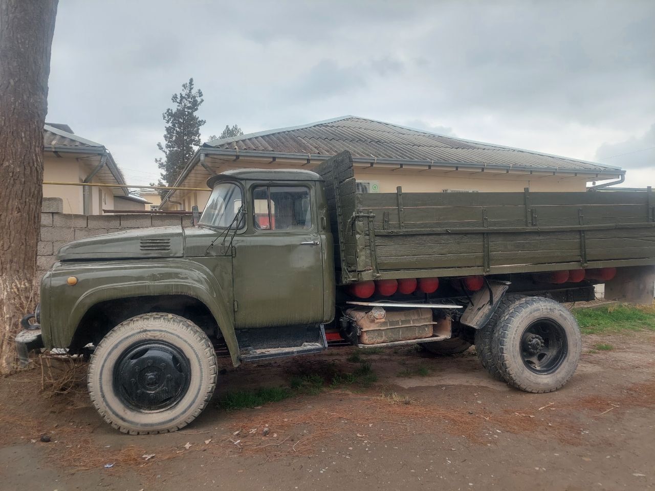 Zil-138A Yuk Mashina