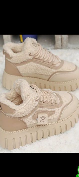 Продам Ботинки тёплые 38 р-р