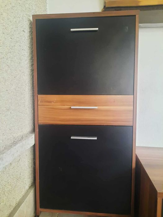 Шкаф в добро състояние на изгодна цена в Бургас