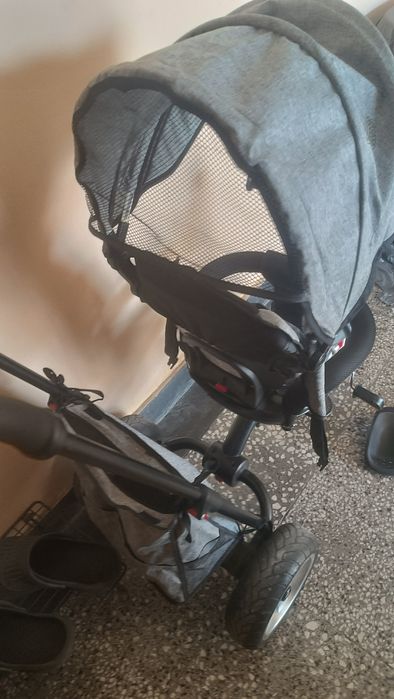 Продавам триколка марка Byox модел SCAR