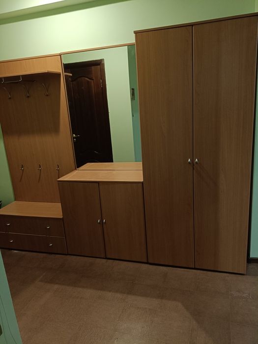 Продам прихожую б/у в хорошем состоянии,