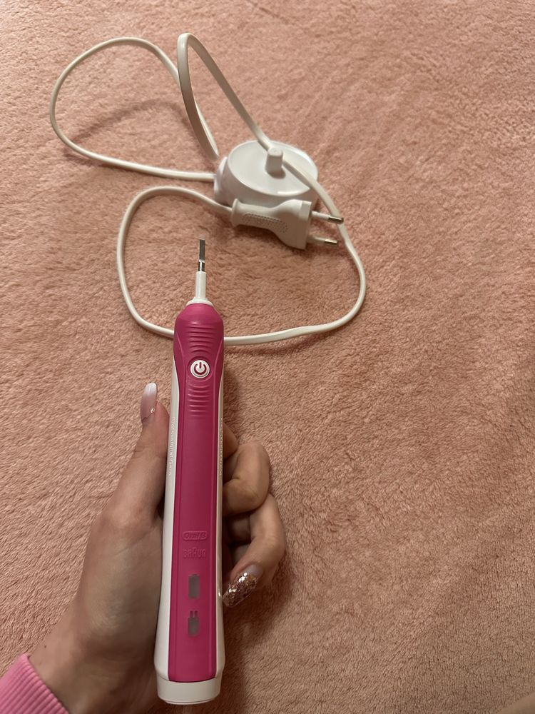 Електрическа четка за зъби Oral-B