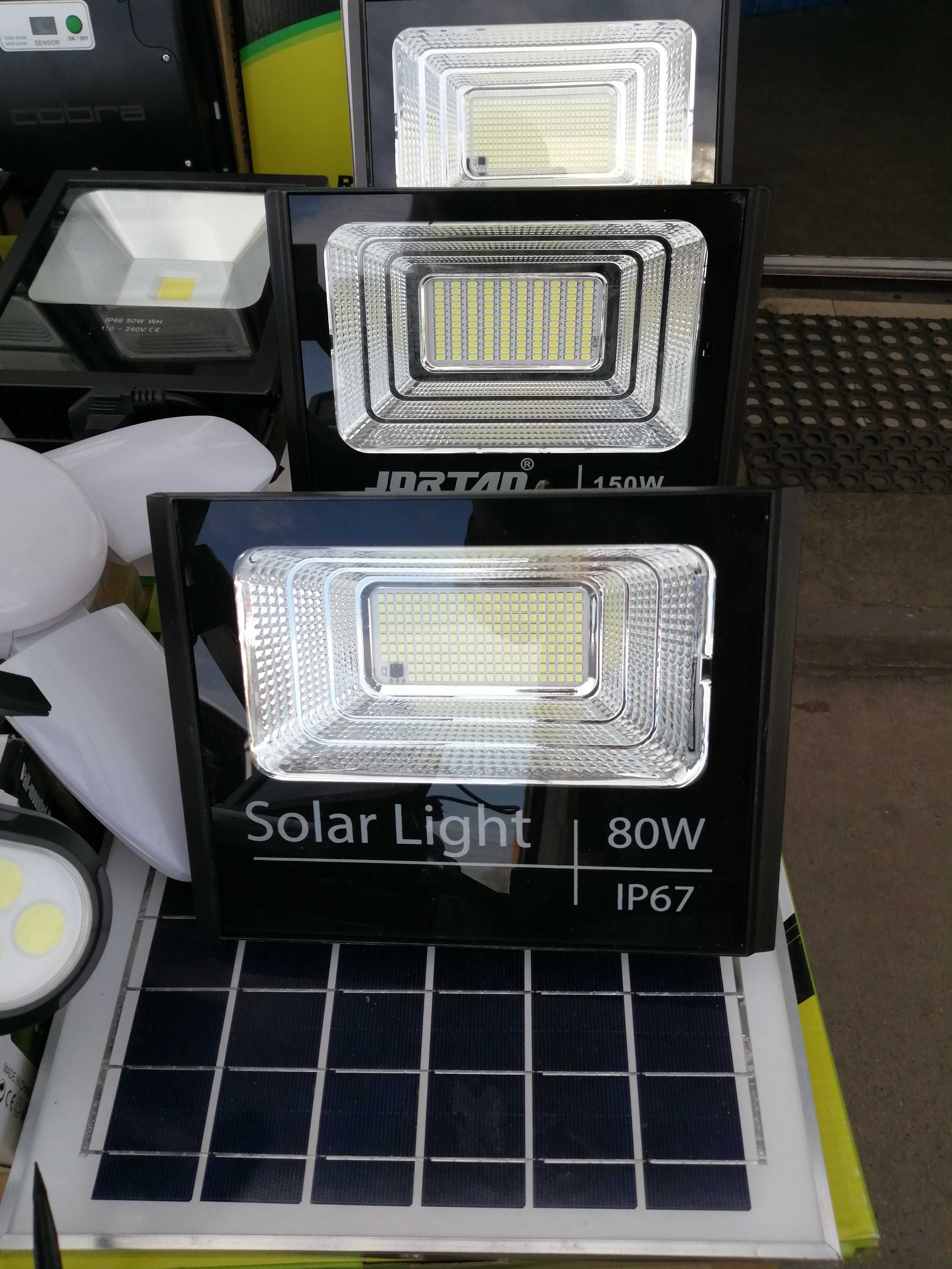 Соларен LED прожектор, панел, дистан външен монтаж 100W 200W 400W 600W