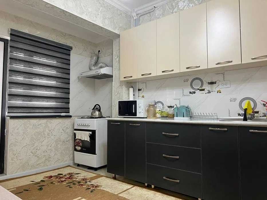 СРОЧНО Сдаётся кв ул Ахмад Дониш 3/3/5 Юнусабад-12 кв 240*