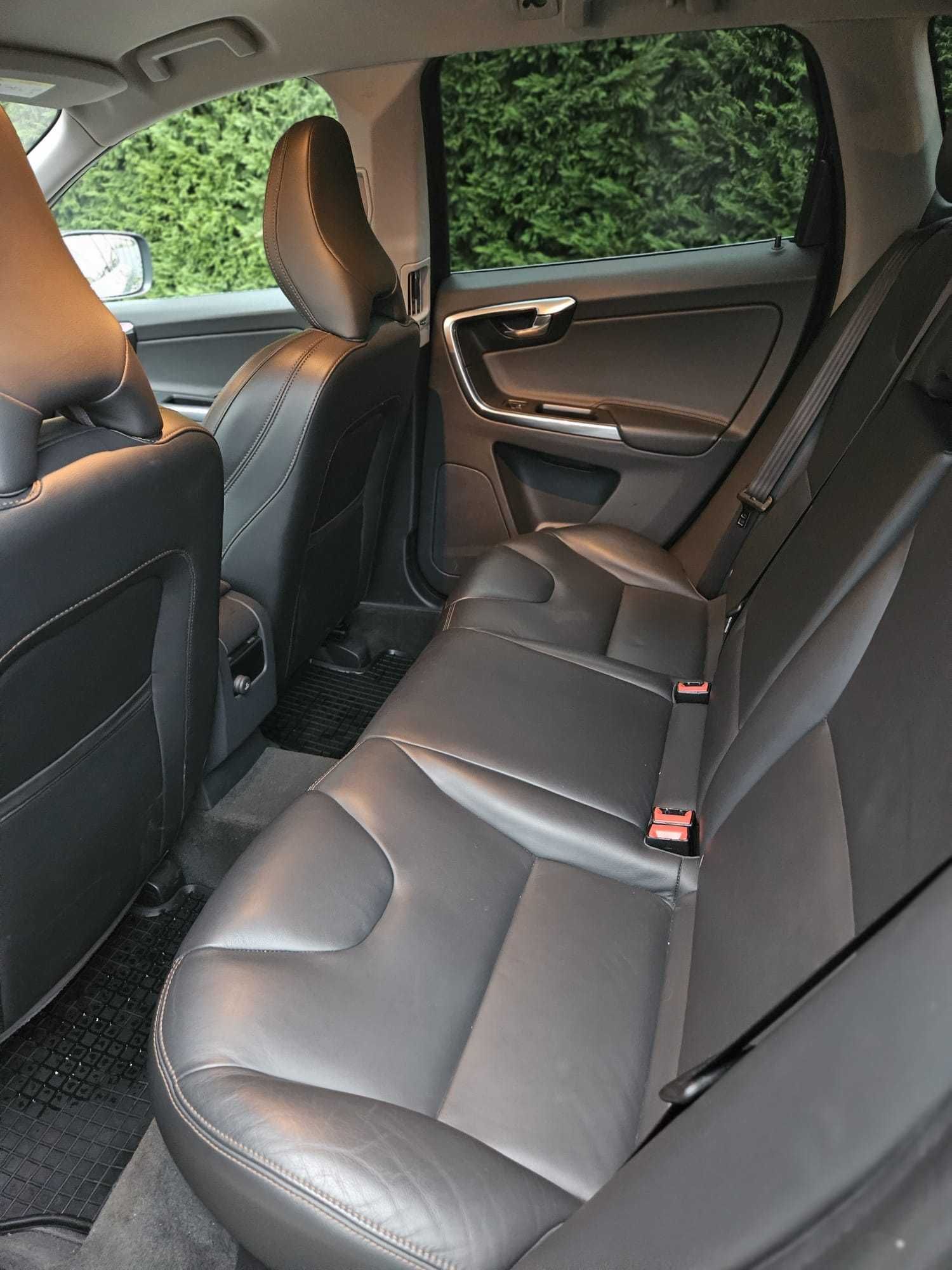 Volvo XC60 D4 2.0 190 cp Model Summum