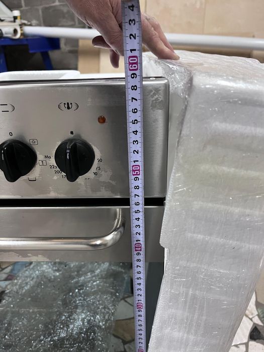 Продается встроенный духовой шкаф ARDO