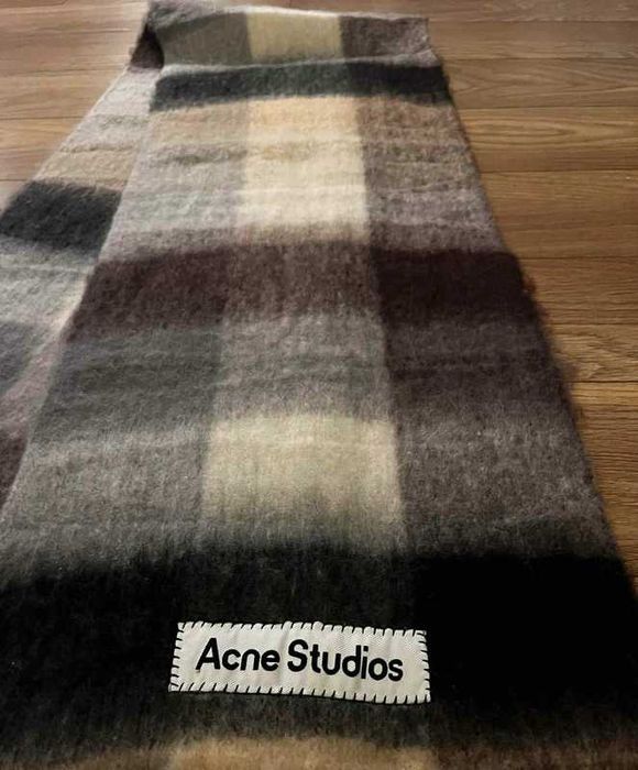 Fular Acne Studio nou