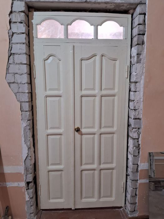 eshiklar sotiladi 250 mingdan har biri