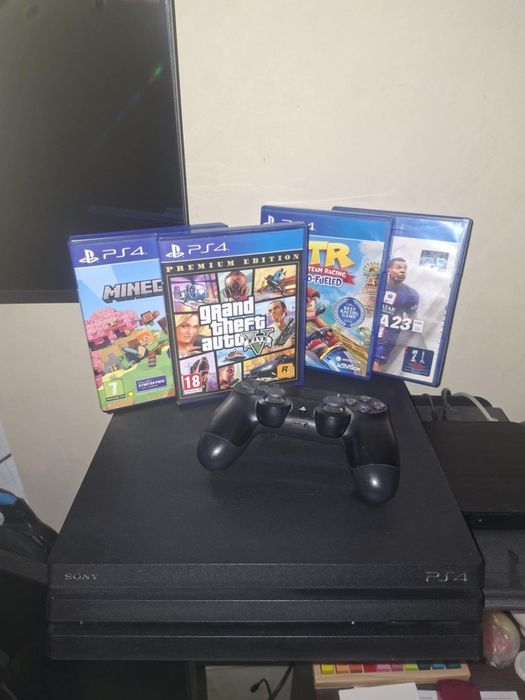 PS 4 Pro 1 TB slim