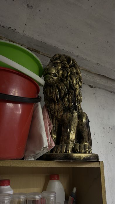 Статуэтка в виде льва