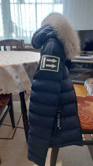 Дамско зимно яке с качулка от естестван пух