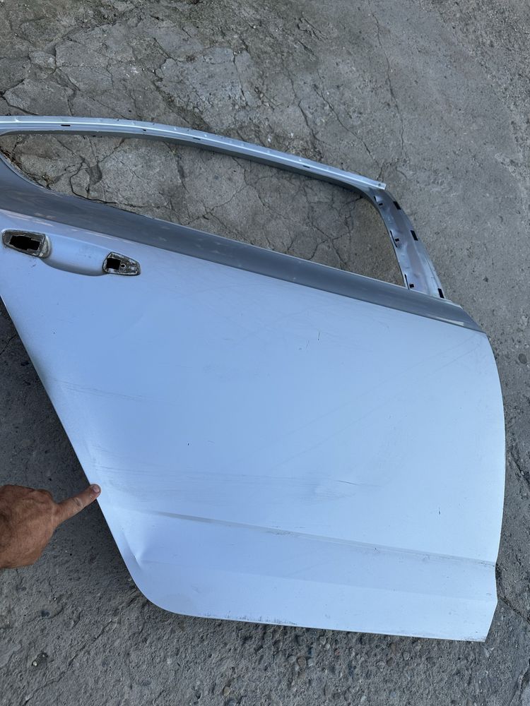 Usa dreaota spate skoda octavia 3.berlină.