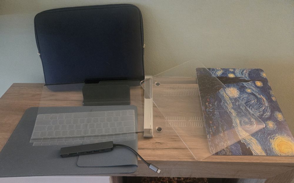 MacBook Air M1 • 8GB/256GB • + Magic Mouse