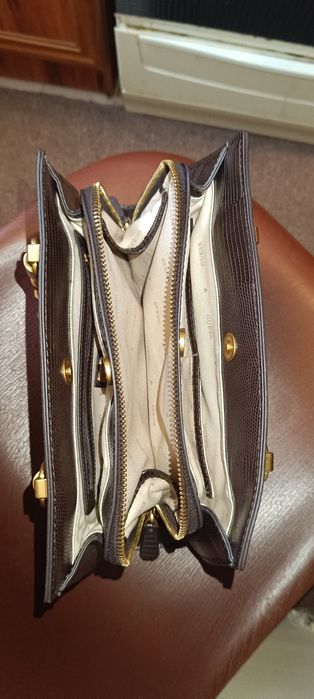 Дамска чанта Guess