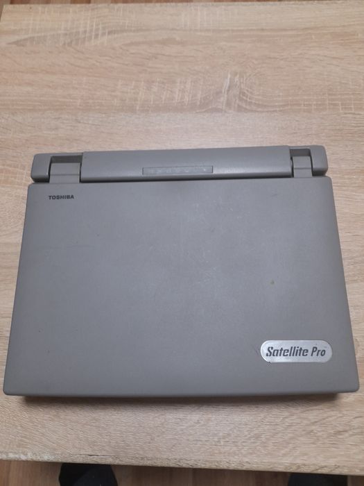 Ретро лаптоп Тошиба Сателите про 405CS