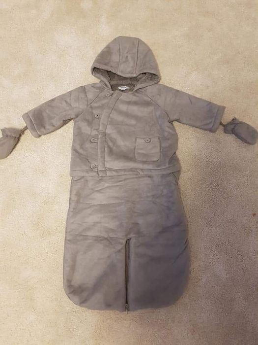 Geaca combinezon vertbaudet marimea  74  pentru 9 luni
