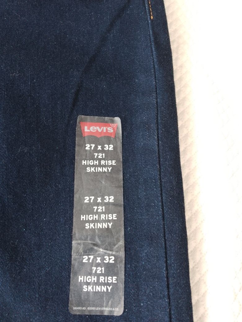 Levi's дънки и блуза на дизайнер Jones New York