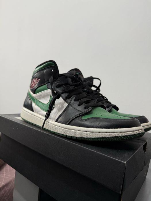 Air jordan 1 mid Black pine green
