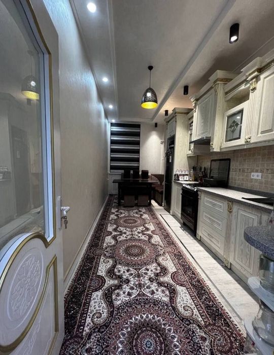 Срочно!Новостройка  на Дархан -Басри баба 3/2/8 общ пл 96м с мебелью