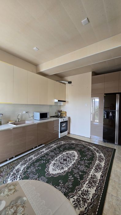 Сдается просторная квартира 5/5/7 "Хадра"