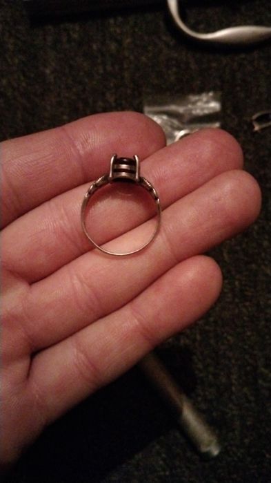Серебряное кольцо.