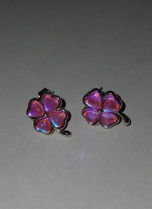 Продам серьги гвоздики серебро 925 проба