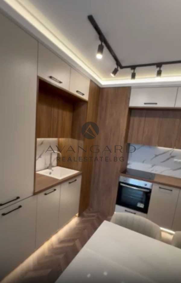Продава се Тристаен апартамент в Пловдив, Христо Смирненски - 149 кв.м за 1502 €/кв.м - Снимка #1