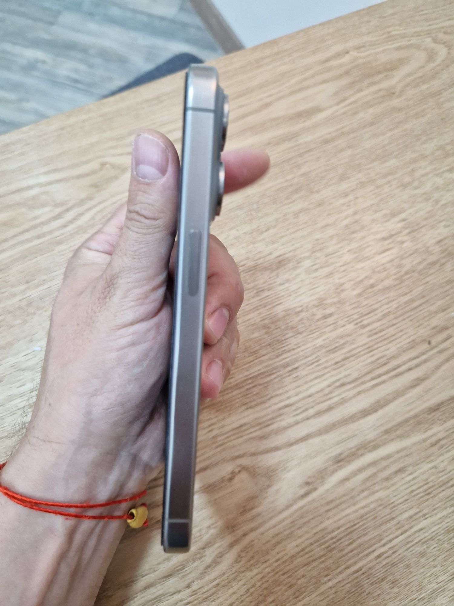 Продам iphone 15 pro 256