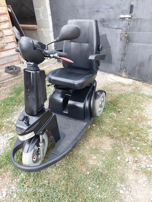 Scuter Carut electric pentru persoane cu dizabilităti handicap